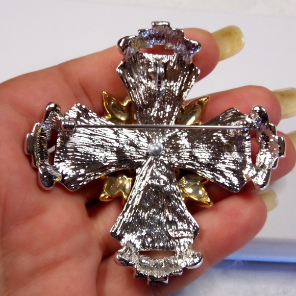 KJL Kenneth J. Lane Maltese cross pin/pendant enhancer - Picture 3 of 6